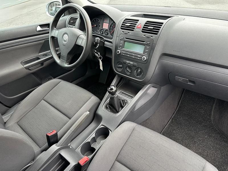 Gebraucht VW Golf V 102 PS (75 kW) 2005 Silber Kleinwagen