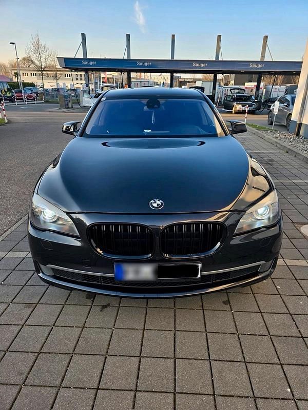 Gebraucht BMW 730 245 PS (180 kW) 2012 Schwarz Limousine