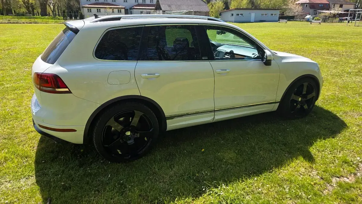 Gebraucht VW Touareg Executive 262 PS (192 kW) 2017 Weiß SUV
