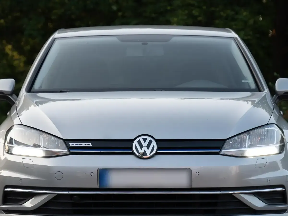 Gebraucht VW Golf VII Trendline 110 PS (80 kW) 2017 Silber Limousine