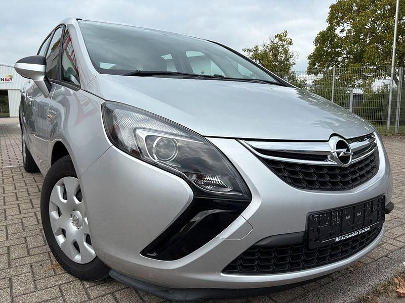Silber Gebraucht 2016 Opel Zafira Tourer Selection Van / Kleinbus | 6.999 € (Fairer Preis) - Bild 1/4
