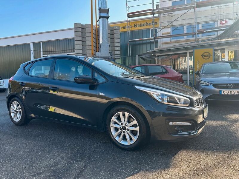 Schwarz Gebraucht 2017 Kia Ceed Limousine | 9.980 € (Fairer Preis) - Bild 1/4