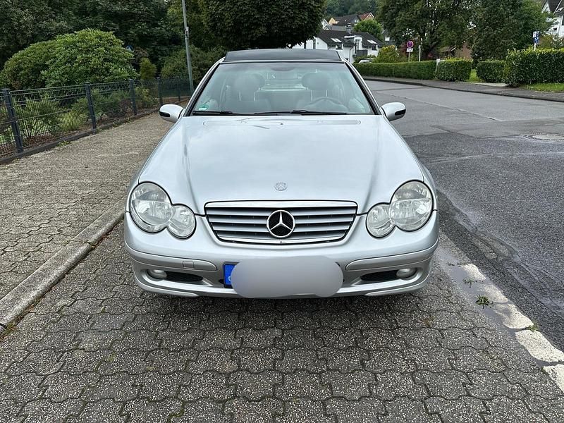 Silber Gebraucht 2001 Mercedes C220 Coupé | 3.600 € (Teuer) - Bild 1/4