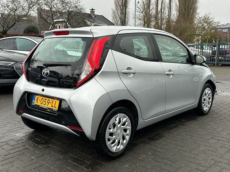 Gebraucht Toyota Aygo X-play 72 PS (52 kW) 2021 Grau Kleinwagen