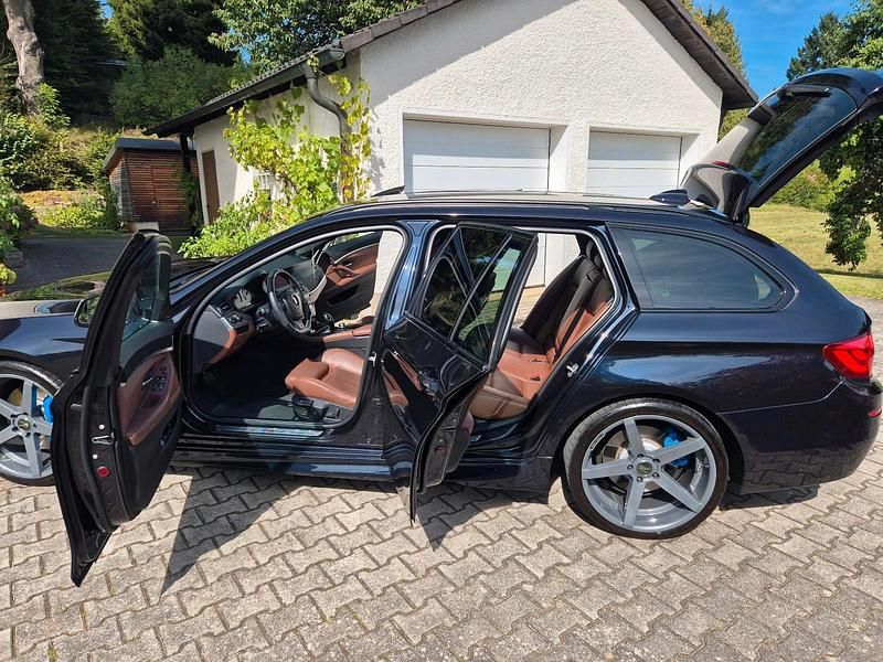 Gebraucht BMW 528 M Sport 258 PS (189 kW) 2011 Schwarz Kombi