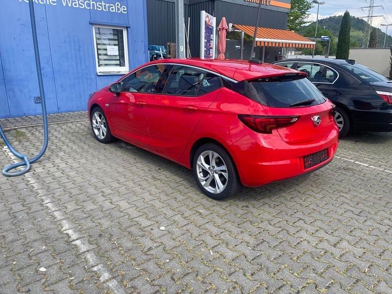 Gebraucht Opel Astra Innovation 136 PS (100 kW) 2017 Rot Limousine