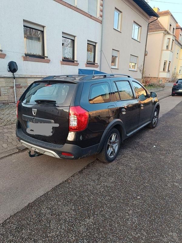 Gebraucht Dacia Logan MCV Stepway 101 PS (74 kW) 2020 Schwarz Kombi