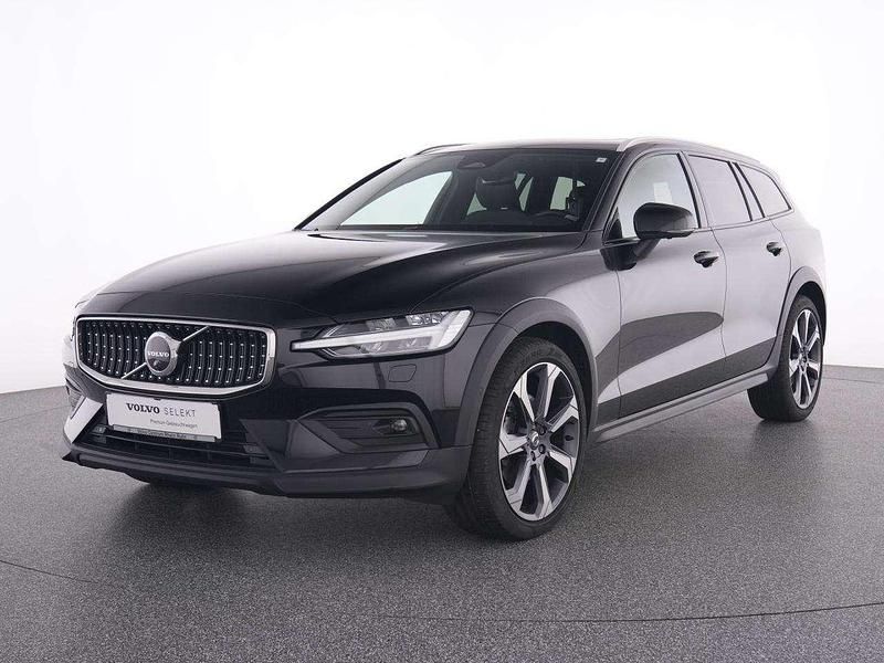 Gebraucht Volvo V60 CC Plus 197 PS (144 kW) 2023 Black solid stone / solid Kombi