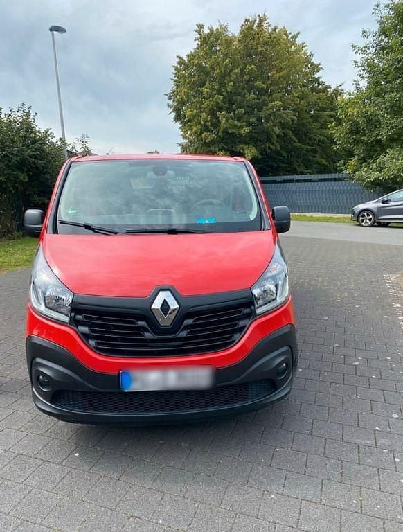 Gebraucht Renault Trafic 125 PS (91 kW) 2017 Rot Van / Kleinbus