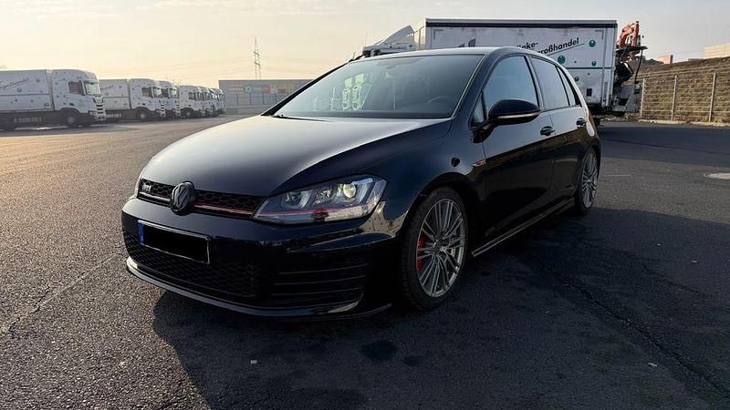 Gebraucht VW Golf VII GTI 230 PS (169 kW) 2015 Schwarz Limousine