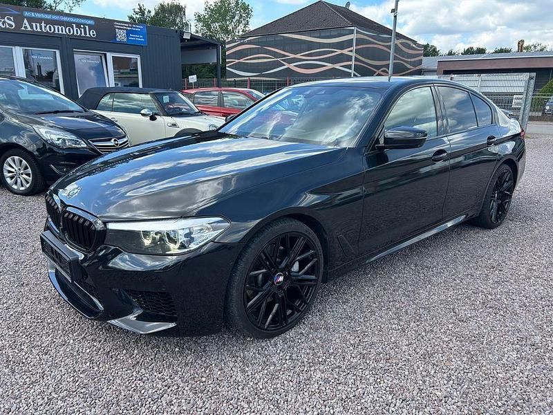 Black sapphire metallic Gebraucht 2019 BMW 530 Luxury Line Limousine | 25.990 € - Bild 1/4