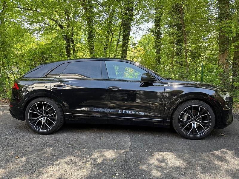 Gebraucht Audi Q8 Exclusive 286 PS (210 kW) 2020 Schwarz SUV