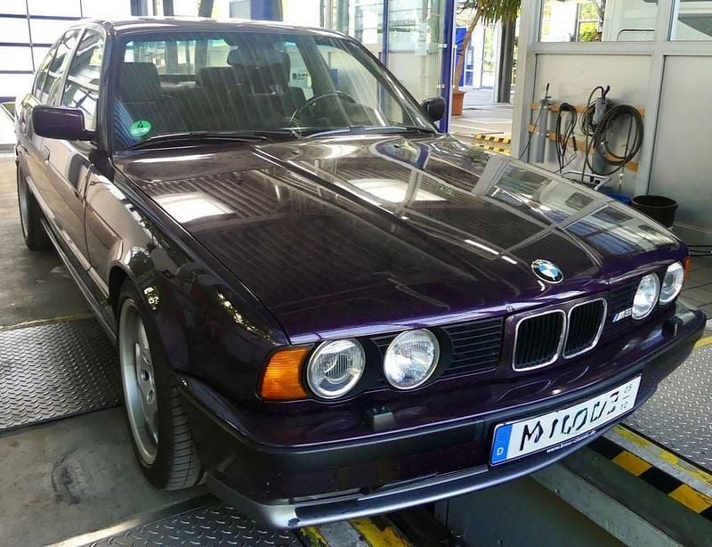 Gebraucht BMW M5 Competition Edition 340 PS (250 kW) 1992 Violet Limousine