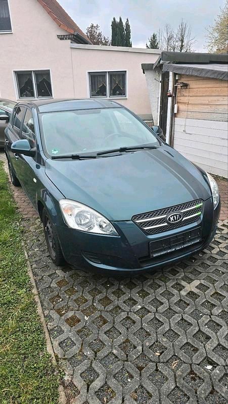 Gebraucht Kia Ceed 97 PS (71 kW) 2008 Kleinwagen