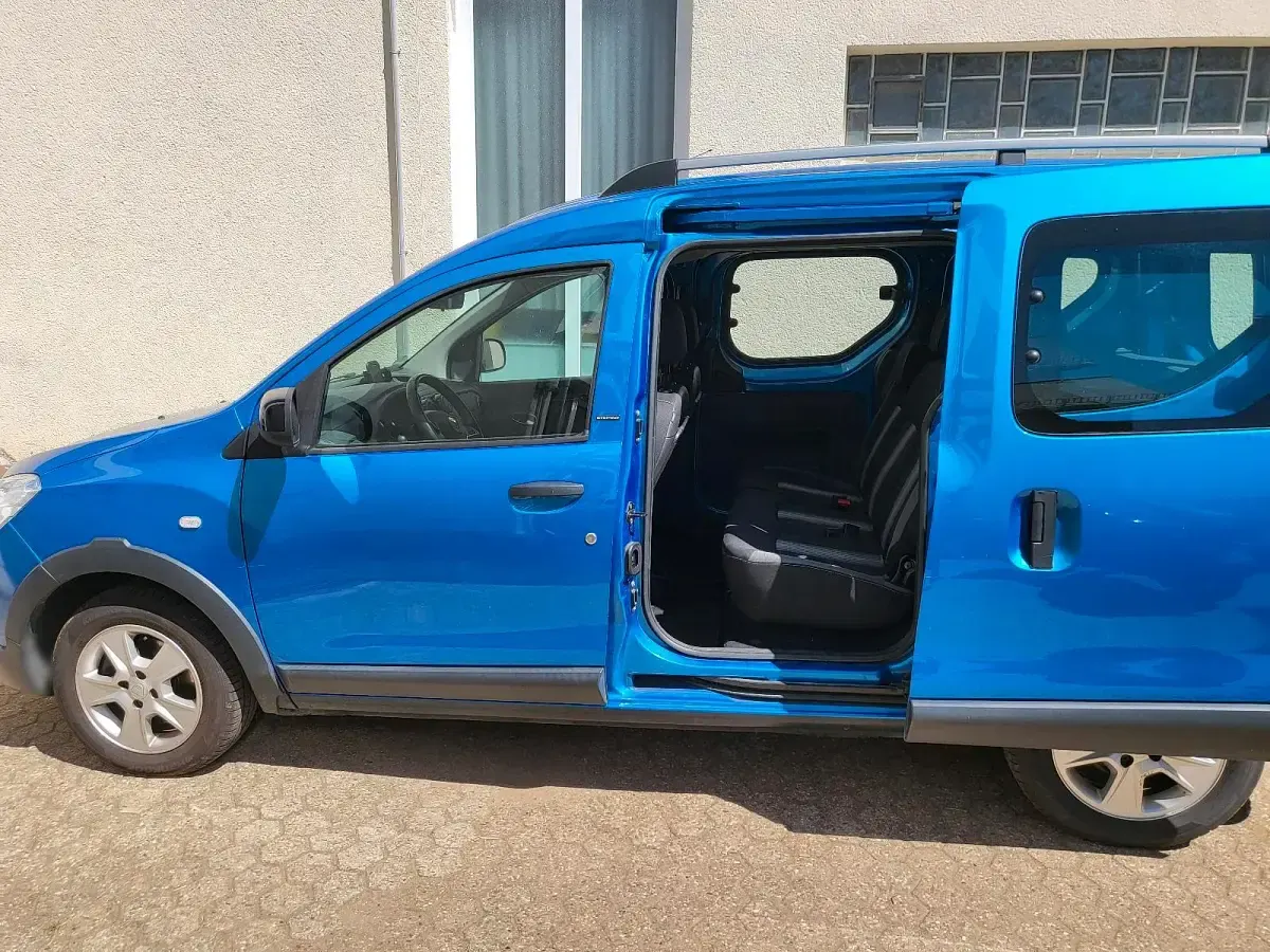 Gebraucht Dacia Dokker 115 PS (84 kW) 2019 Blau Van / Kleinbus
