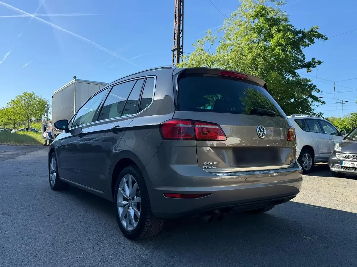 Gebraucht VW Golf Plus Cross 125 PS (91 kW) 2014 Gold Van / Kleinbus