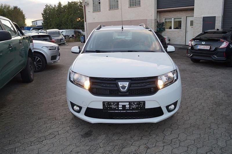 Weiß Gebraucht 2015 Dacia Logan MCV Lauréate Kombi | 2.490 € (Guter Preis) - Bild 1/4