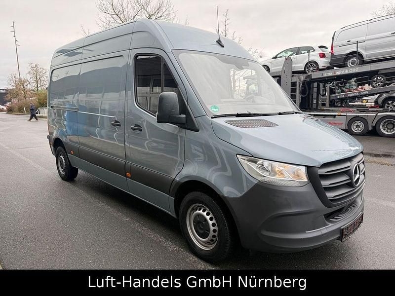 Gebraucht Mercedes Sprinter 143 PS (105 kW) 2019 Grau Van