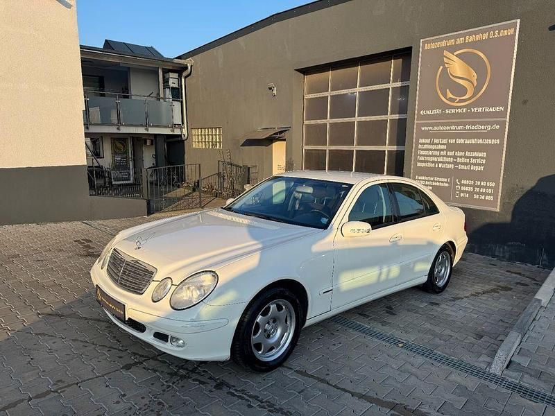 Gebraucht Mercedes E200 163 PS (119 kW) 2003 Weiß Limousine