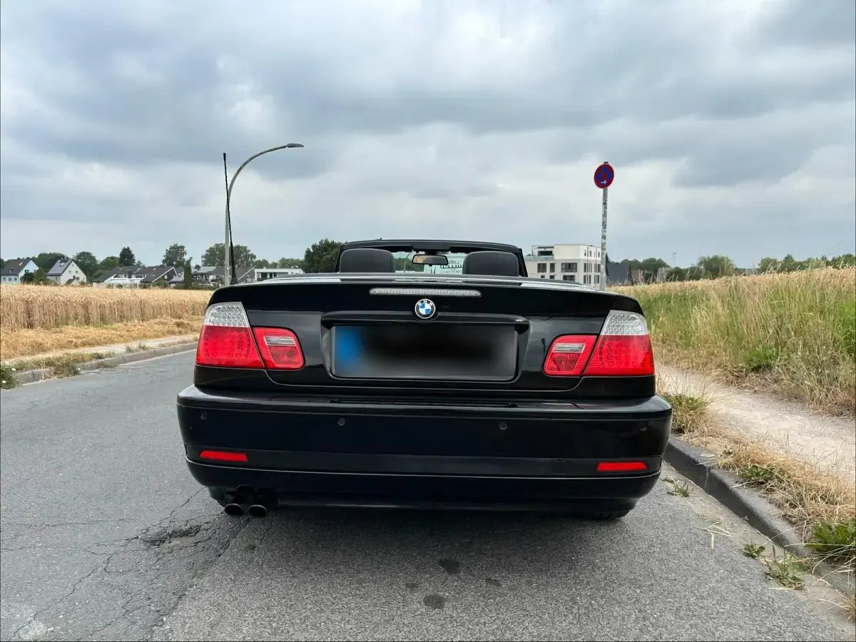 Gebraucht BMW 325 Cabriolet 192 PS (141 kW) 2003 Schwarz Cabrio