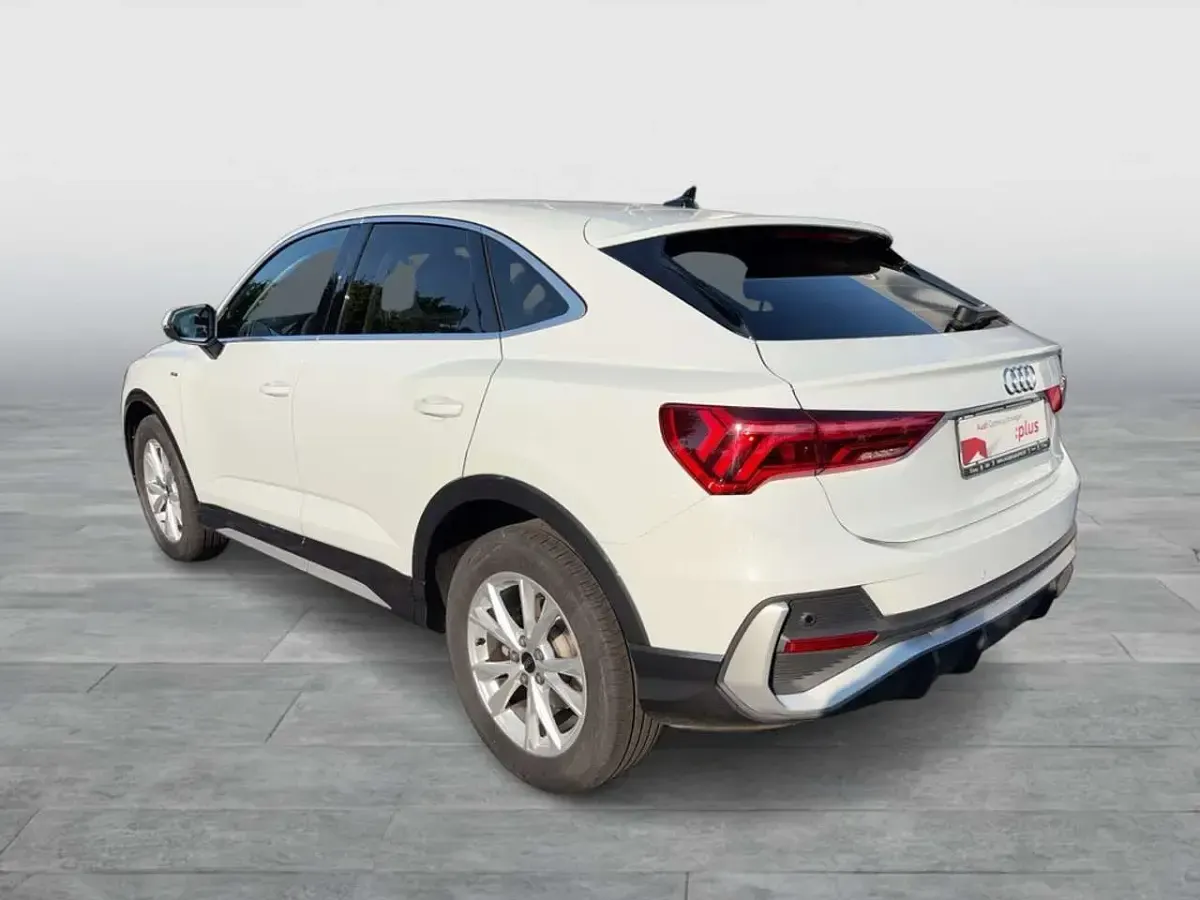 Gebraucht Audi Q3 Sportback Design 150 PS (110 kW) 2025 Gletscherweiß metallic SUV