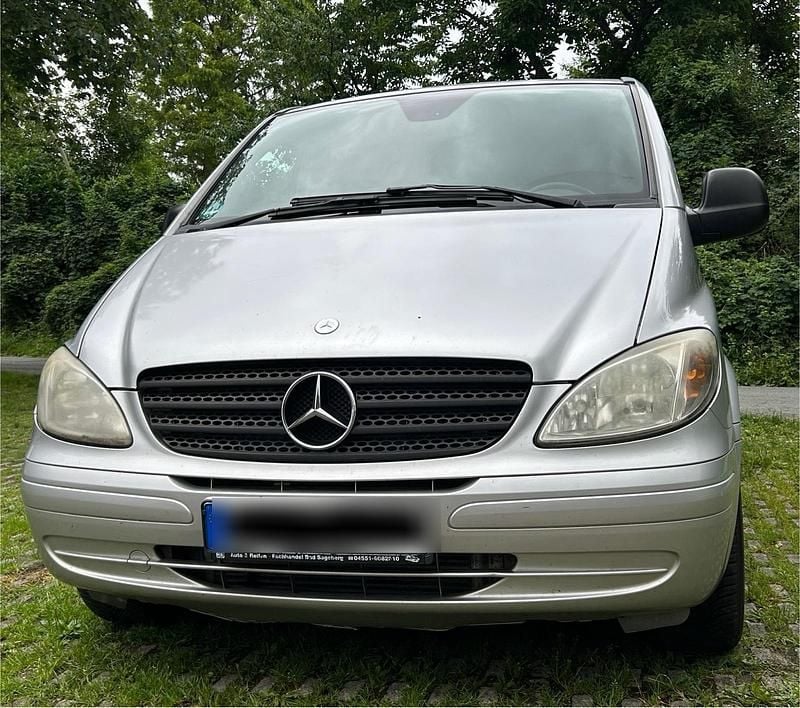 Silber Gebraucht 2007 Mercedes Vito Van / Kleinbus | 4.900 € - Bild 1/4