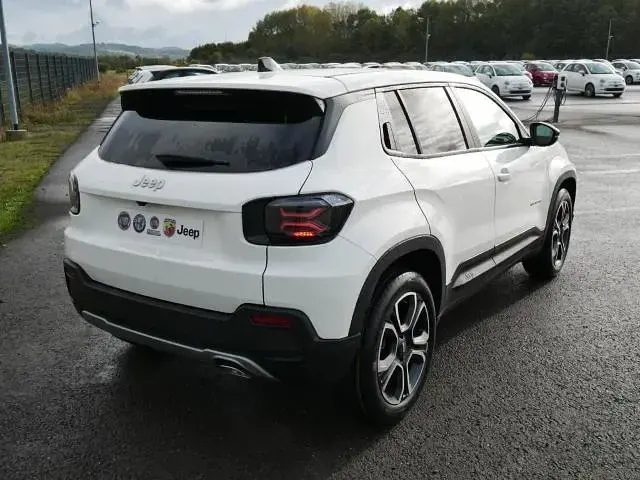 Occasion Jeep Avenger Summit 101 ch (74 kW) 2025 Blanc SUV