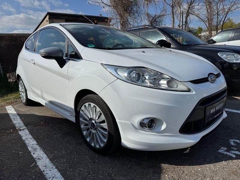 Second-hand Ford Fiesta Titanium 97 CP (71 kW) 2010 Alb Coupe