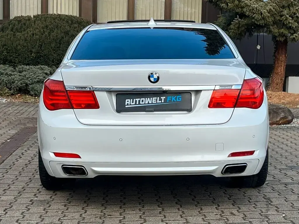 Gebraucht BMW 740 Shadowline 306 PS (225 kW) 2011 Weiß Limousine