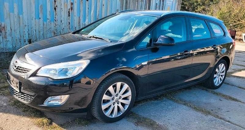 Gebraucht Opel Astra 125 PS (91 kW) 2011 Schwarz Kombi