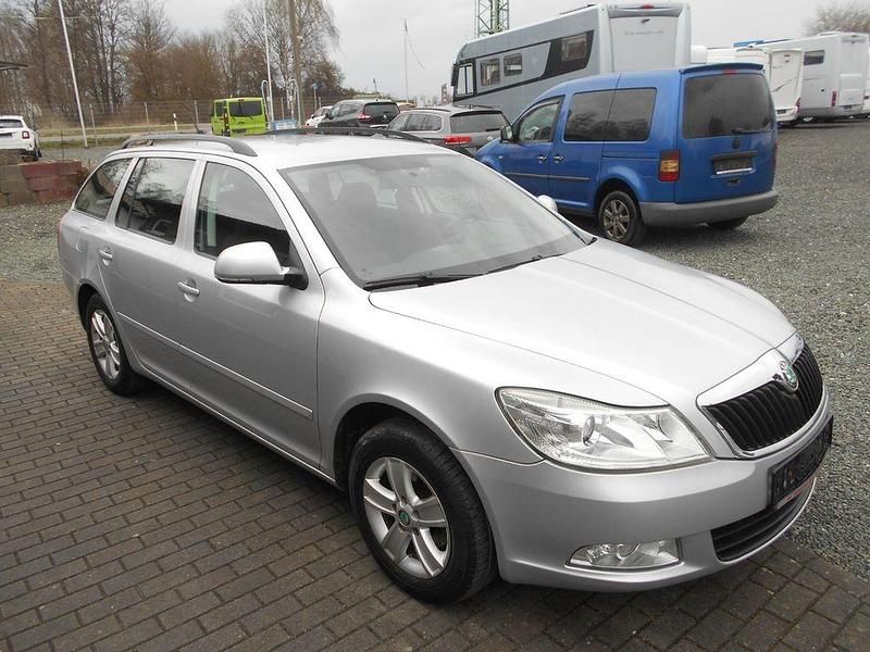 Gebraucht Skoda Octavia 105 PS (77 kW) 2012 Silber Kombi