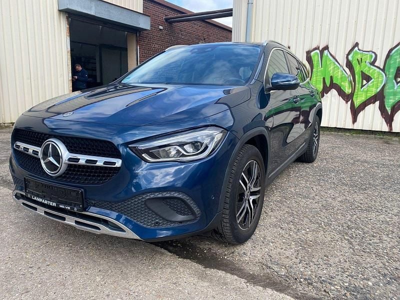 Gebraucht Mercedes GLA200 Progressive 169 PS (124 kW) 2020 Blau SUV