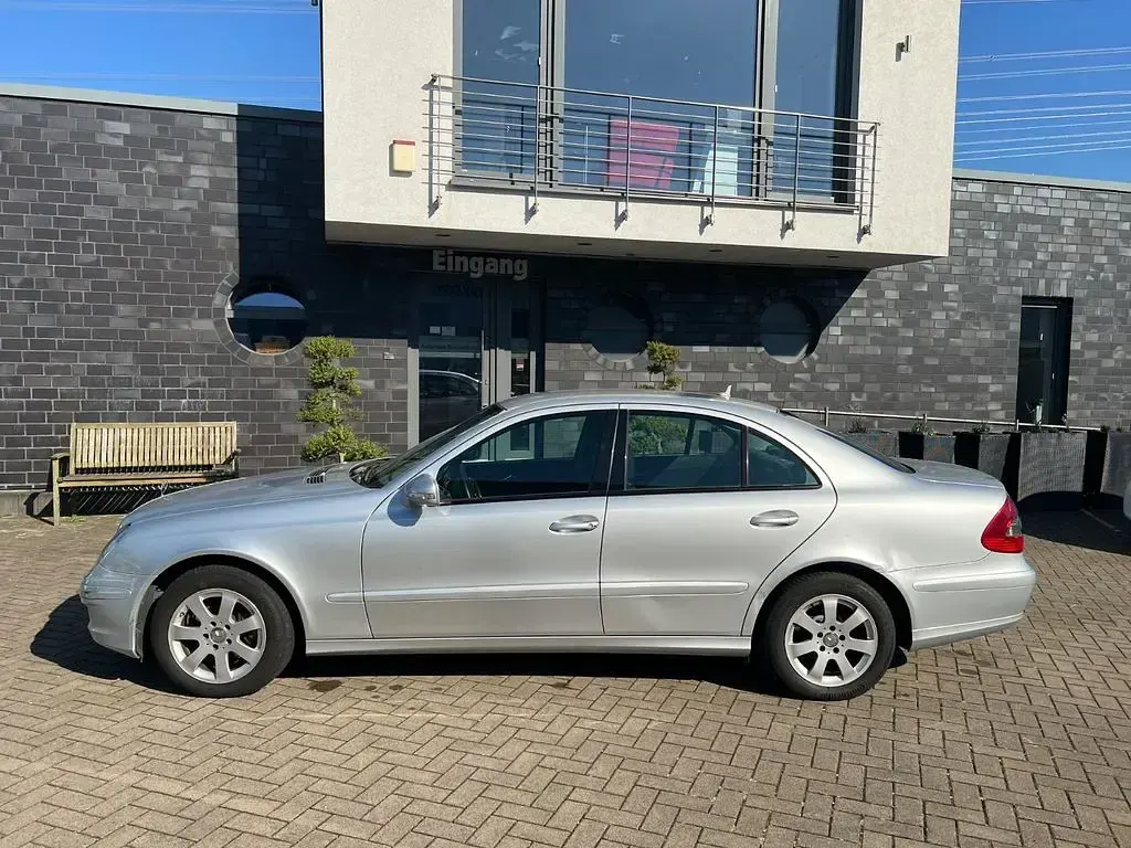 Gebraucht Mercedes E200 184 PS (135 kW) 2008 Silber Limousine