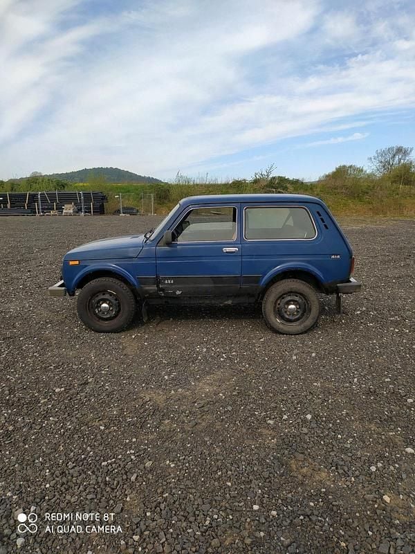 Second-hand Lada niva 82 CP (60 kW) 2010 Albastru SUV