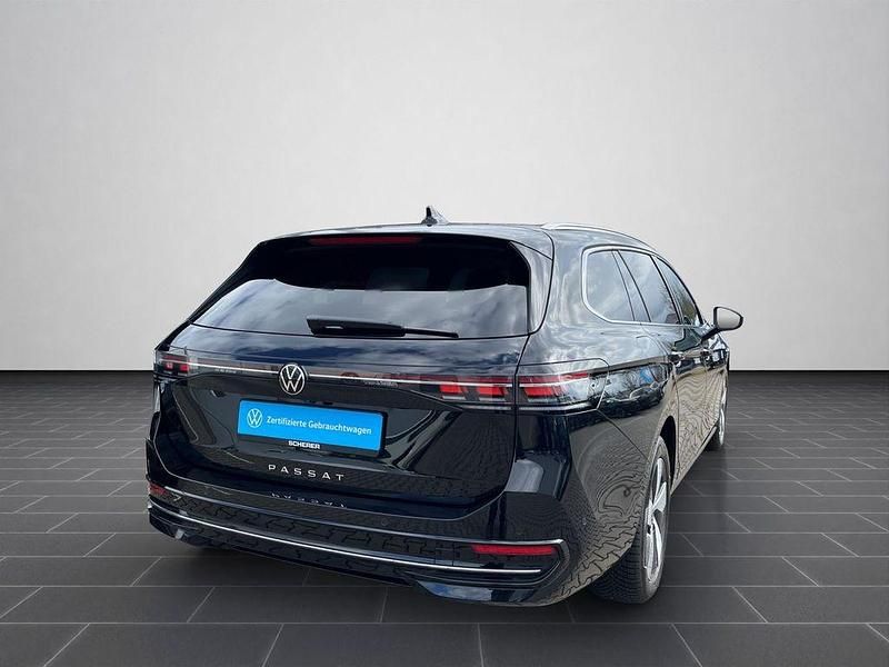 Gebraucht VW Passat Elegance 150 PS (110 kW) 2025 Grenadillschwarz metallic (metallic) Kombi