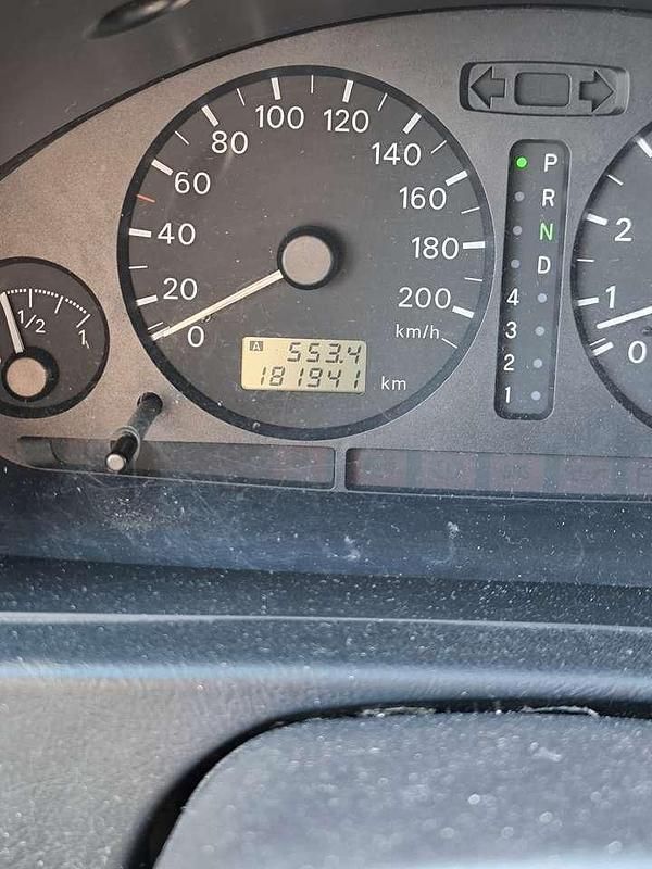 Blau Gebraucht 2003 Mitsubishi Space Star Comfort Edition Van / Kleinbus | 1.700 € (Fairer Preis) - Bild 1/4