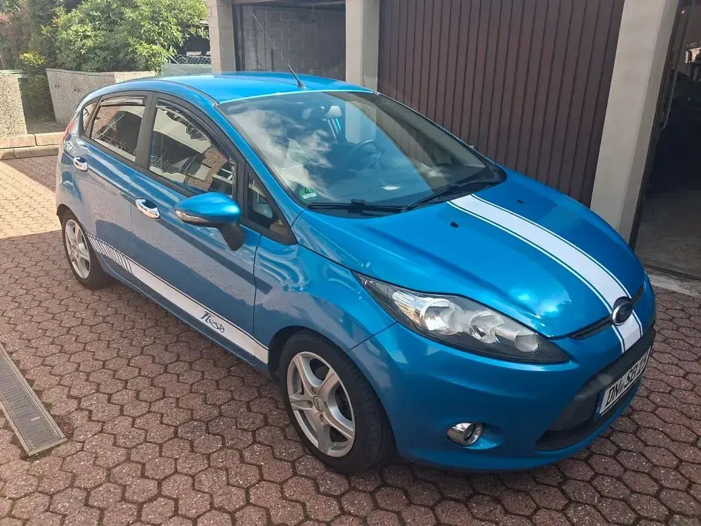 Gebraucht Ford Fiesta Trend 82 PS (60 kW) 2012 Blau Limousine