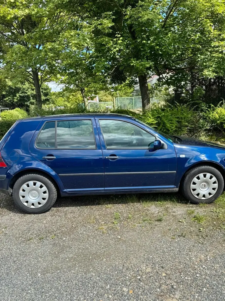 Gebraucht VW Golf IV 101 PS (74 kW) 2001 Blau Kleinwagen