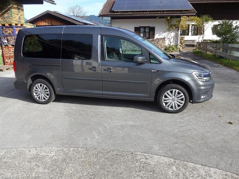 Gebraucht VW Caddy Maxi Trendline 110 PS (80 kW) 2019 Grau Van / Kleinbus