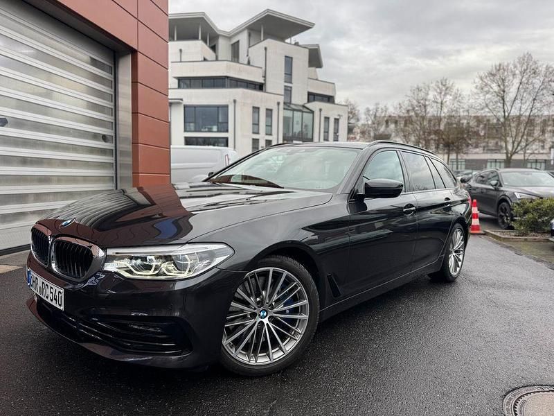 Grau Gebraucht 2020 BMW 540 Sport Line Kombi | 41.499 € (Etwas zu teuer) - Bild 1/4