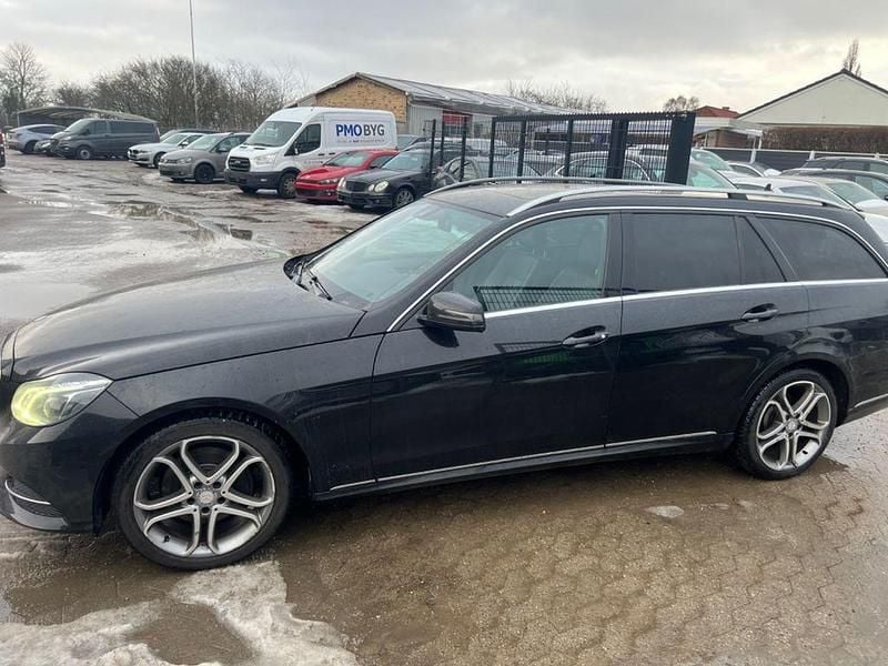 Gebraucht Mercedes E250 204 PS (150 kW) 2014 Schwarz Limousine
