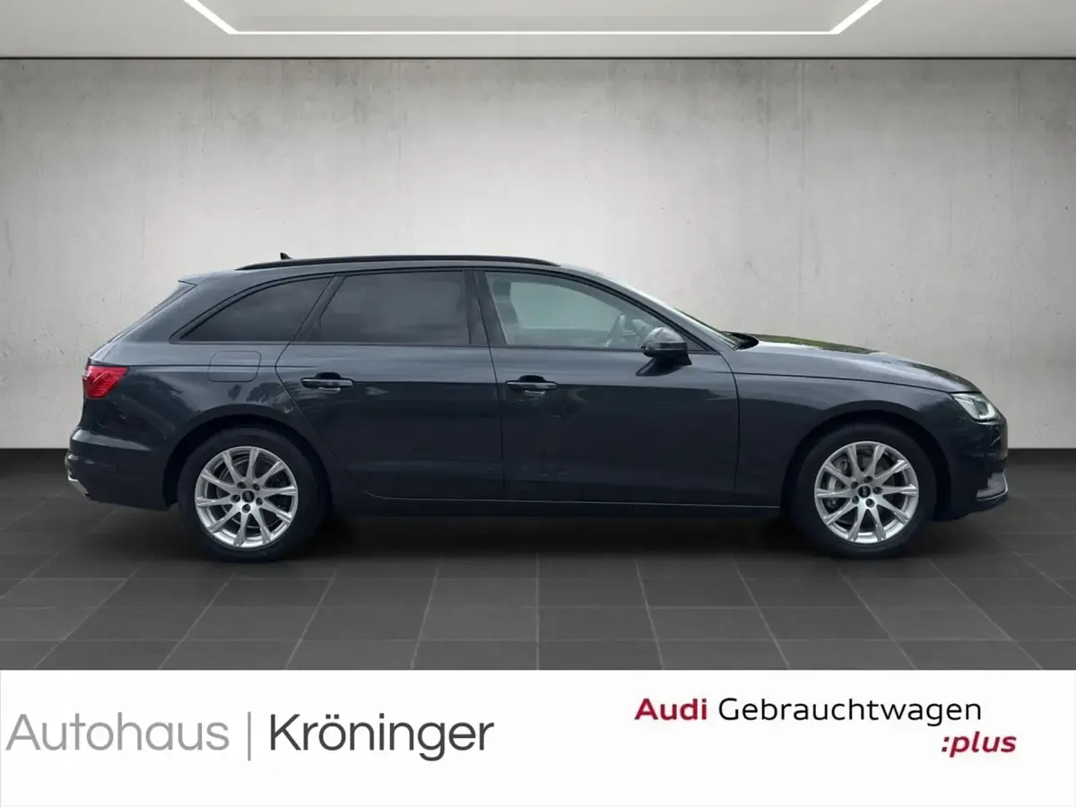 Używany Audi A4 Ambiente 204 KM (150 kW) 2023 Szary Kombi