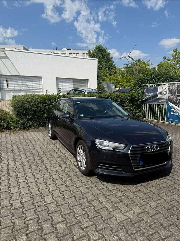 Second-hand Audi A4 Basis 190 CP (139 kW) 2016 Albastru Break