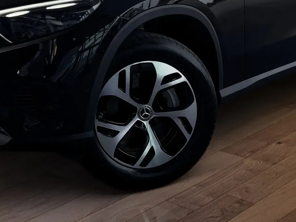 Gebraucht Mercedes GLC300 204 PS (150 kW) 2025 Schwarz SUV