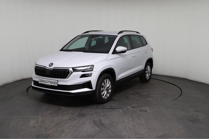 Gebraucht Skoda Karoq Selection 150 PS (110 kW) 2025 Weiß, moonweiss metallic (2y) SUV