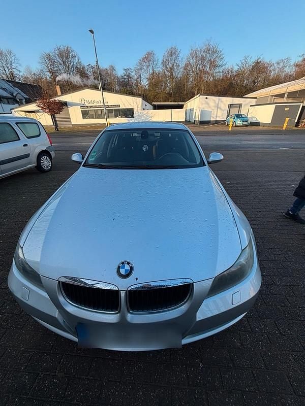 Silber Gebraucht 2008 BMW 320 Kombi | 2.200 € (Superpreis) - Bild 1/4