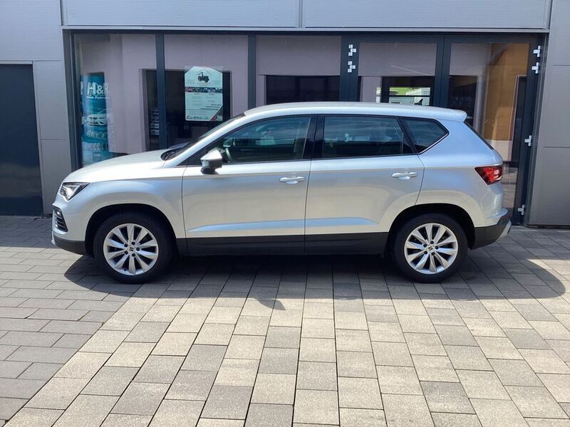 Reflexsilvermetallic (metallic) Gebraucht 2024 Seat Ateca Style SUV | 23.950 € (Guter Preis) - Bild 1/4