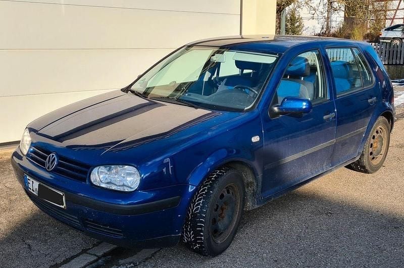 Blau Gebraucht 2001 VW Golf Edition Limousine | 1.700 € (Superpreis) - Bild 1/4