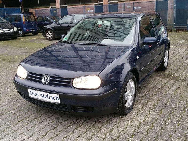 Dunkel blau Gebraucht 2003 VW Golf IV Kleinwagen | 1.450 € (Fairer Preis) - Bild 1/4