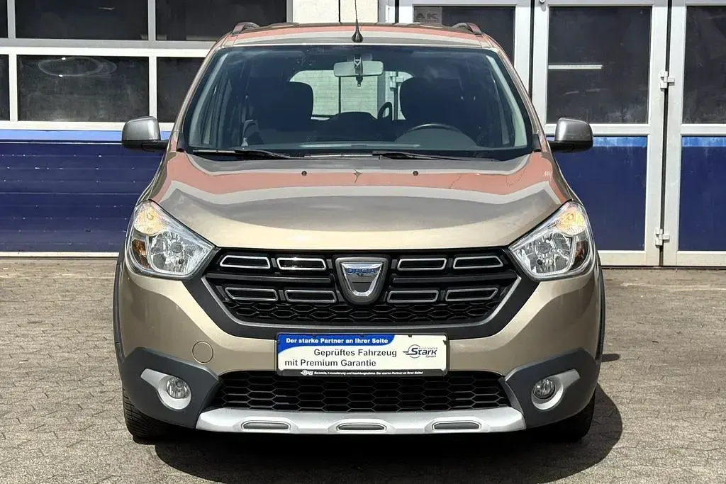 Gebraucht Dacia Lodgy Stepway 131 PS (96 kW) 2020 Gold Van / Kleinbus